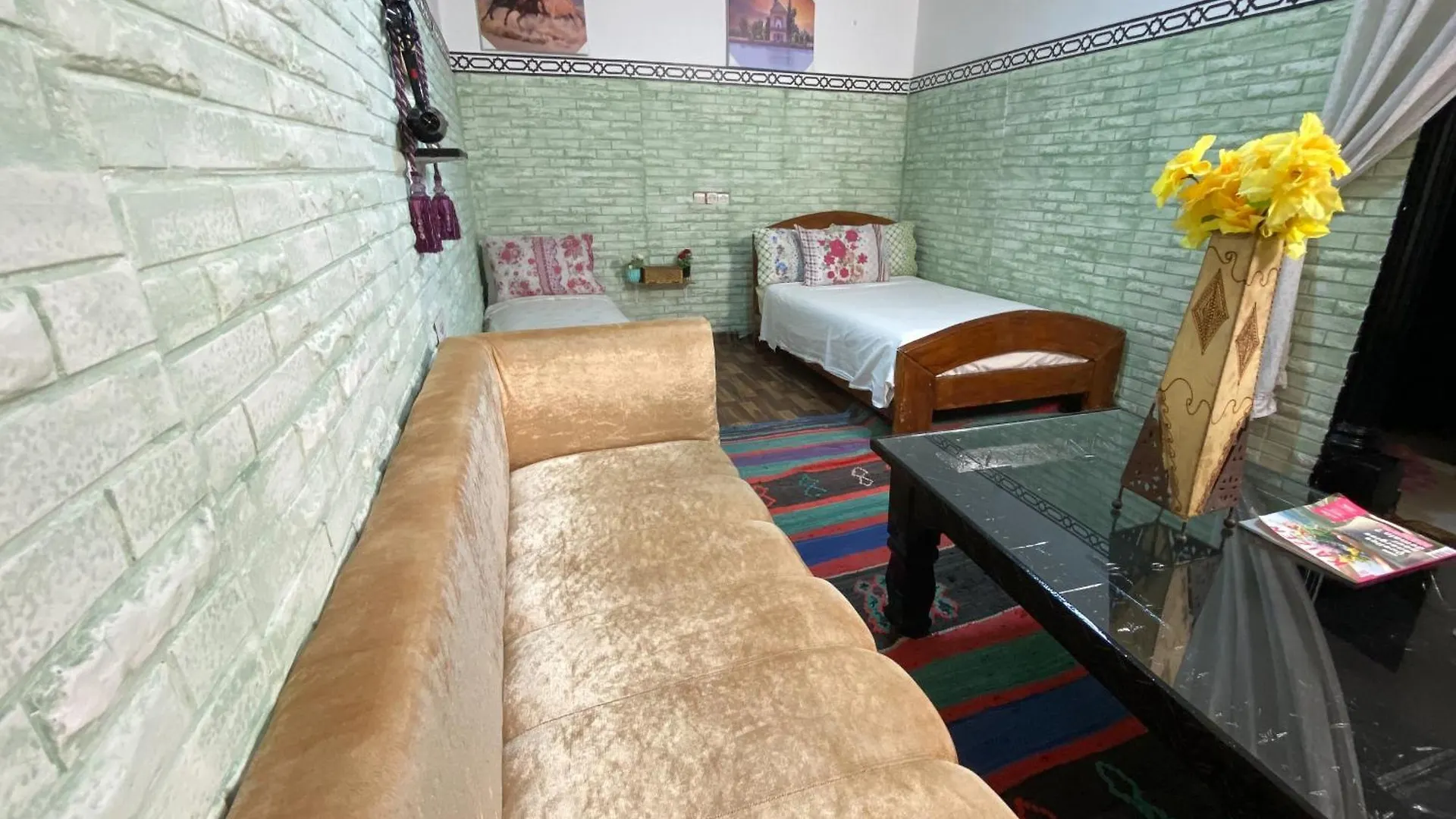 Riad Borj Jamaa Lafna ile iletişim